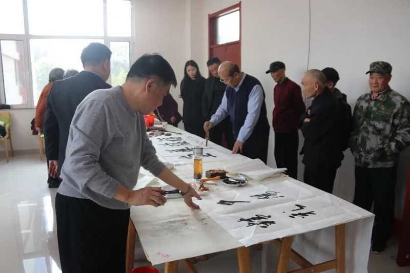 īƮ ɽ֯չϾ黭ʻ