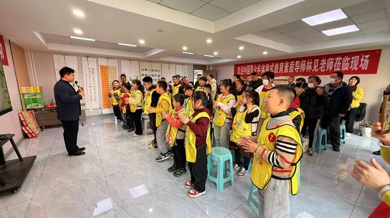 �����ض��ǽֵ�����СС����ͯ�������ɳ�����̬